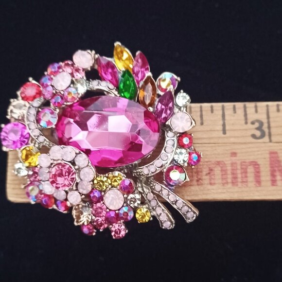 Stunning Rhinestone Brooch - Picture 3 of 4